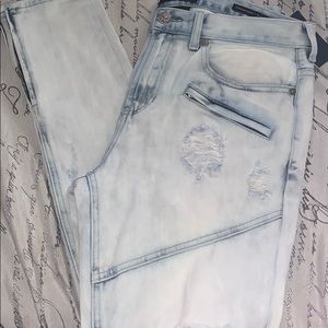 light wash distressed jeans from pacsun .